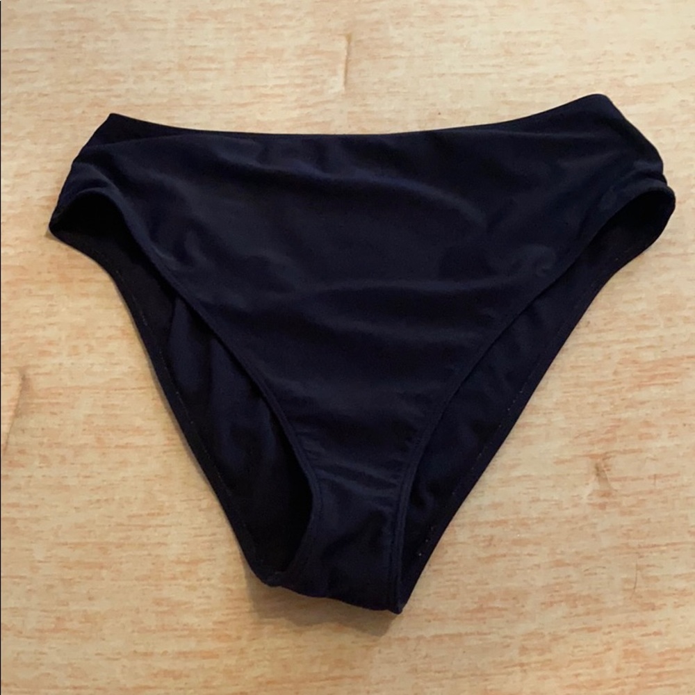 Navy cheeky high waisted bottoms!